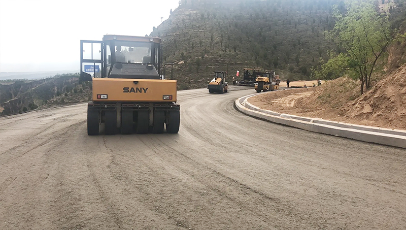 水泥穩(wěn)定碎石 水泥穩(wěn)定碎石